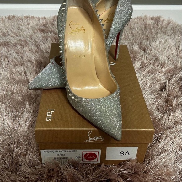 Christian Louboutin “Red Bottoms”, size 38 - Picture 3 of 5